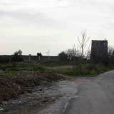 Poco dopo per� ritrova respiro e approda nei pressi di un grande terreno inselvatichito, proprio l� dove si erge la chiesa di Santa Maria del Deserto